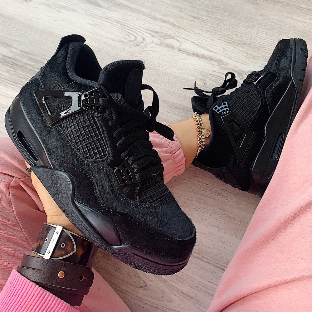Nike Women’s Black Low-Top Sneakers
